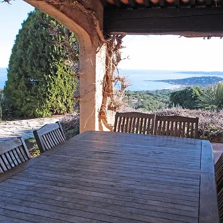 Van Gogh Villa *